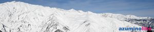 2022/1/25【 五竜・47スキー場から見た白馬三山】白馬三山の手前の稜線に八方尾根スキー場があります。
